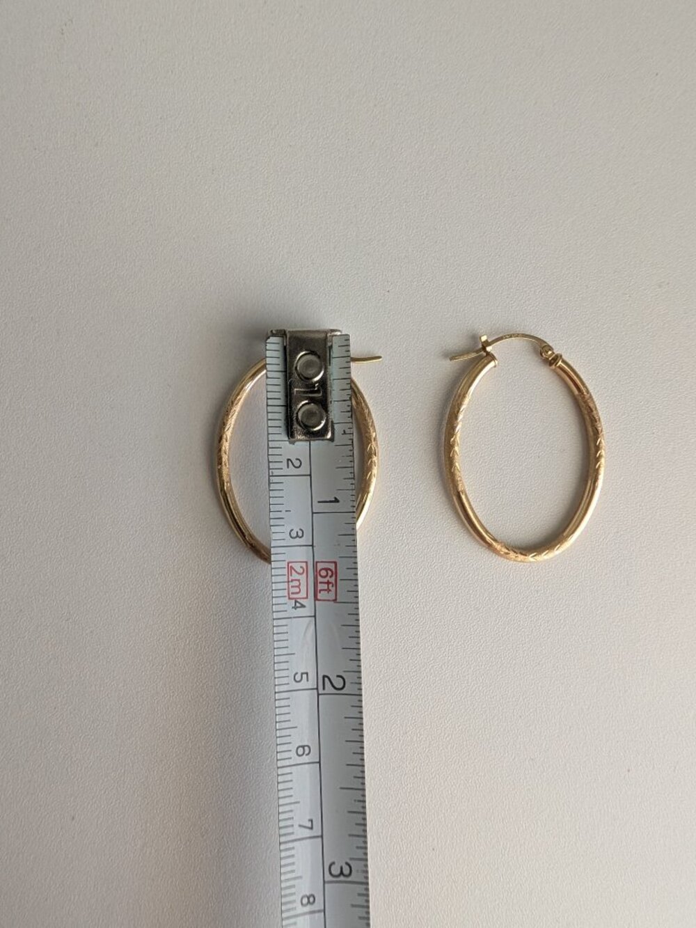 14K Yellow Gold Oval Hoop Earrings Diamond Cut Classic Medium Leightweight - Picture 5 of 10